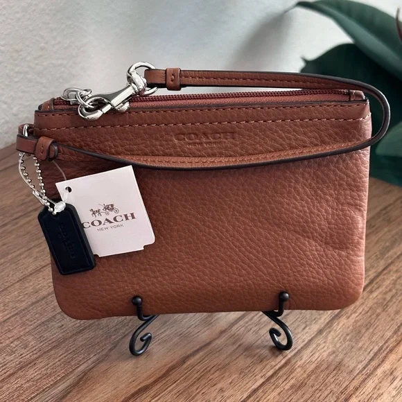 NWT - Coach Pebble Leather Small Wristlet - Picture 1 of 7